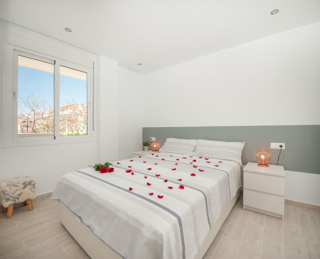 Nadine'S Place Fuengirola Bagian luar foto